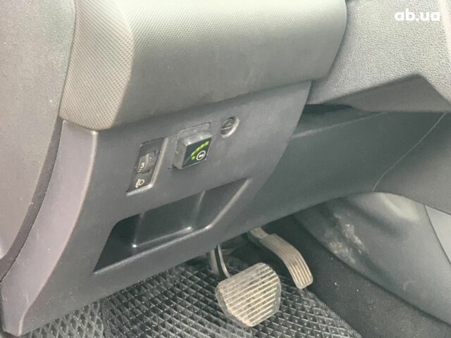 Красный Пежо 308, объемом двигателя 1.6 л и пробегом 204 тыс. км за 5440 $, фото 22 на Automoto.ua