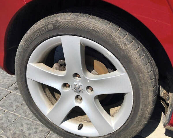 Червоний Пежо 308, об'ємом двигуна 1.56 л та пробігом 166 тис. км за 6100 $, фото 3 на Automoto.ua