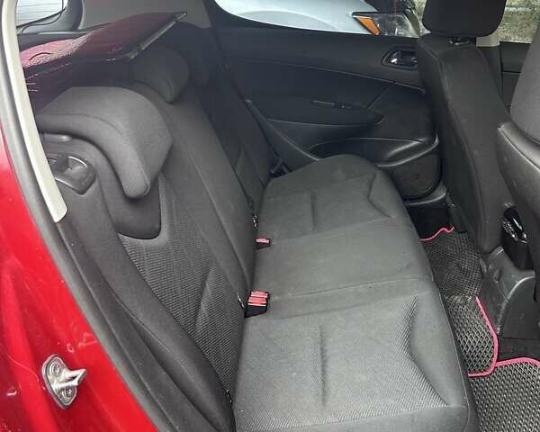 Красный Пежо 308, объемом двигателя 1.6 л и пробегом 92 тыс. км за 6700 $, фото 2 на Automoto.ua
