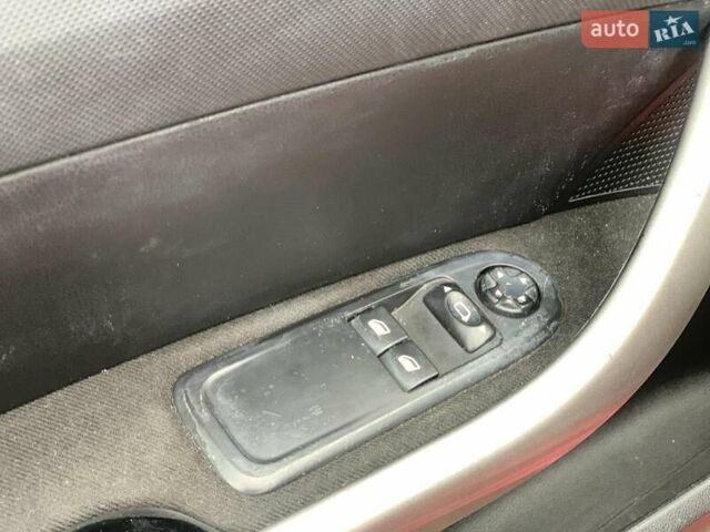 Красный Пежо 308, объемом двигателя 1.6 л и пробегом 204 тыс. км за 5440 $, фото 21 на Automoto.ua