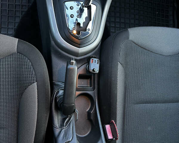 Красный Пежо 308, объемом двигателя 1.6 л и пробегом 159 тыс. км за 5500 $, фото 47 на Automoto.ua