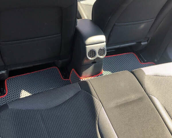 Червоний Пежо 308, об'ємом двигуна 1.56 л та пробігом 166 тис. км за 6100 $, фото 12 на Automoto.ua