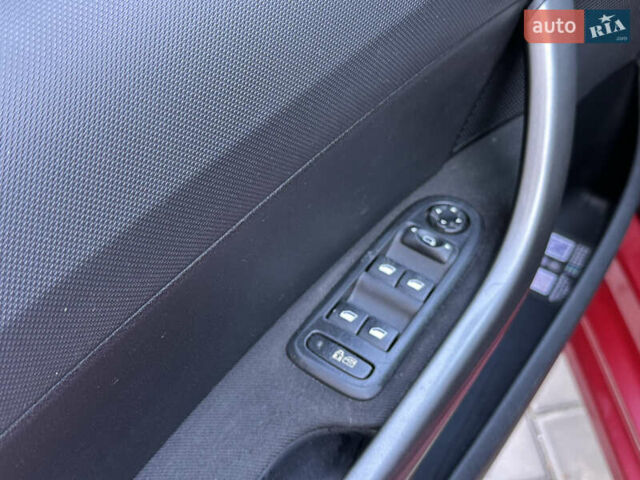 Красный Пежо 308, объемом двигателя 1.6 л и пробегом 248 тыс. км за 6800 $, фото 6 на Automoto.ua