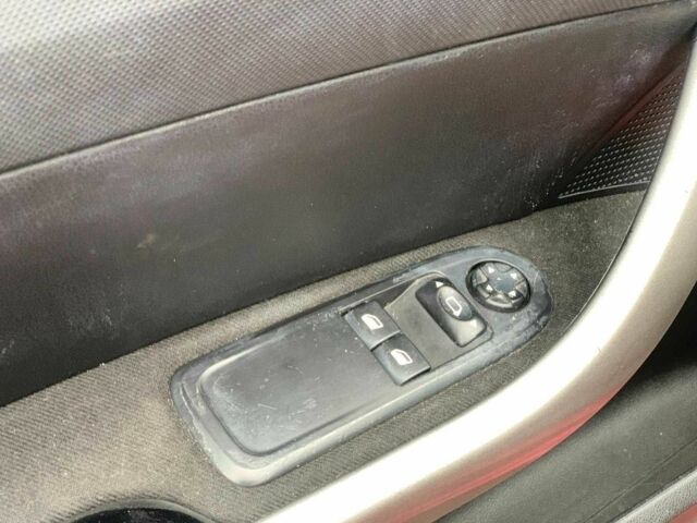 Красный Пежо 308, объемом двигателя 1.6 л и пробегом 204 тыс. км за 5440 $, фото 21 на Automoto.ua