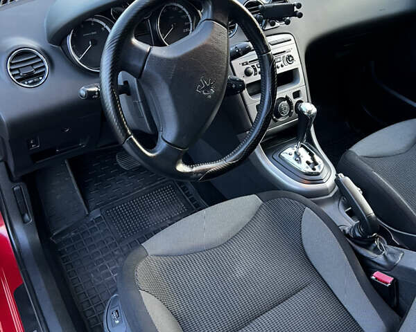 Красный Пежо 308, объемом двигателя 1.6 л и пробегом 159 тыс. км за 5500 $, фото 23 на Automoto.ua