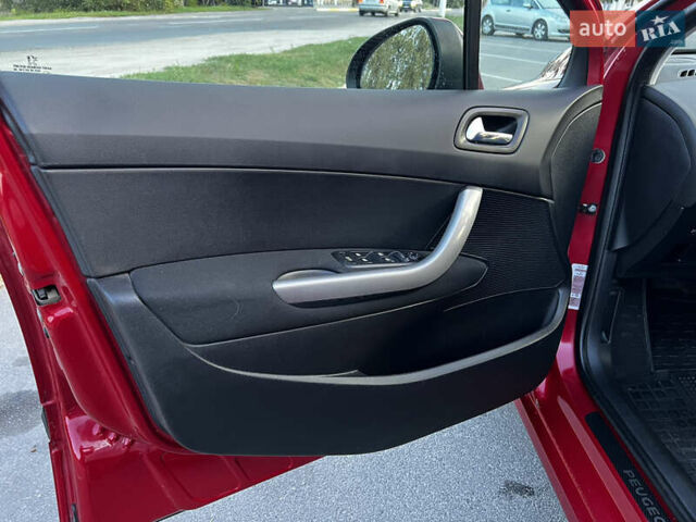 Красный Пежо 308, объемом двигателя 1.6 л и пробегом 159 тыс. км за 5500 $, фото 22 на Automoto.ua