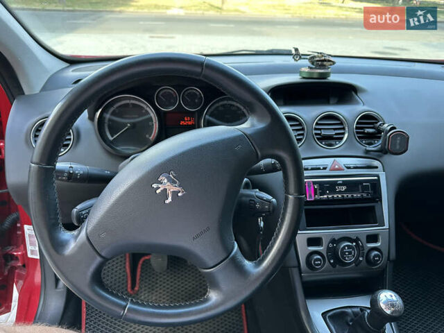 Красный Пежо 308, объемом двигателя 1.6 л и пробегом 248 тыс. км за 6800 $, фото 4 на Automoto.ua