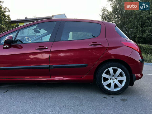 Красный Пежо 308, объемом двигателя 1.6 л и пробегом 159 тыс. км за 5500 $, фото 6 на Automoto.ua