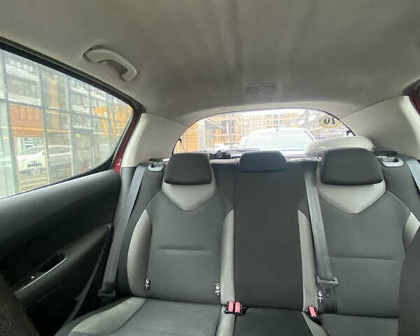 Красный Пежо 308, объемом двигателя 1.6 л и пробегом 125 тыс. км за 8000 $, фото 10 на Automoto.ua