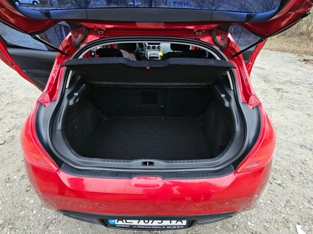 Красный Пежо 308, объемом двигателя 1.6 л и пробегом 97 тыс. км за 6500 $, фото 11 на Automoto.ua