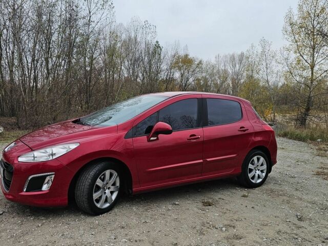 Красный Пежо 308, объемом двигателя 1.6 л и пробегом 97 тыс. км за 6500 $, фото 2 на Automoto.ua