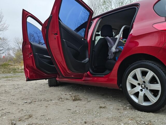 Красный Пежо 308, объемом двигателя 1.6 л и пробегом 97 тыс. км за 6500 $, фото 13 на Automoto.ua