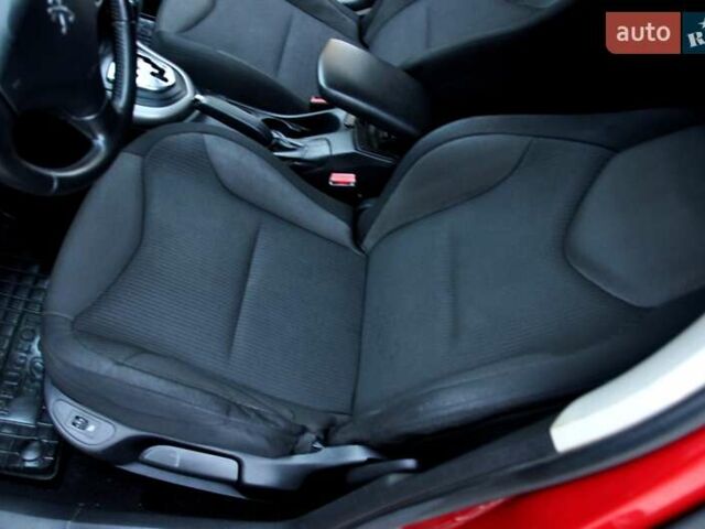Червоний Пежо 308, об'ємом двигуна 1.6 л та пробігом 190 тис. км за 5999 $, фото 2 на Automoto.ua