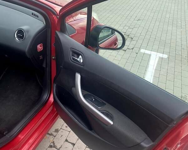 Красный Пежо 308, объемом двигателя 1.4 л и пробегом 279 тыс. км за 3700 $, фото 16 на Automoto.ua