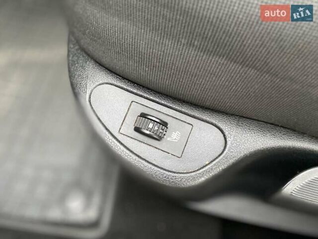 Красный Пежо 308, объемом двигателя 1.6 л и пробегом 170 тыс. км за 4888 $, фото 13 на Automoto.ua