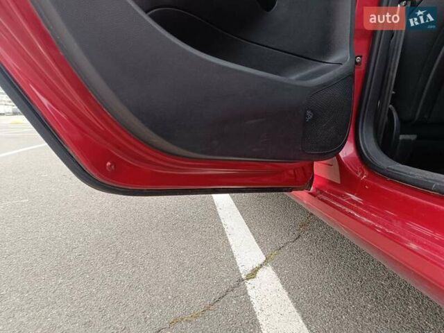 Красный Пежо 308, объемом двигателя 1.6 л и пробегом 280 тыс. км за 4800 $, фото 21 на Automoto.ua