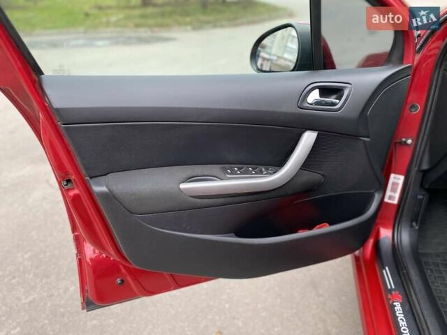 Красный Пежо 308, объемом двигателя 1.6 л и пробегом 170 тыс. км за 4888 $, фото 10 на Automoto.ua