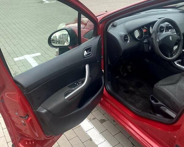 Красный Пежо 308, объемом двигателя 1.4 л и пробегом 279 тыс. км за 3700 $, фото 13 на Automoto.ua