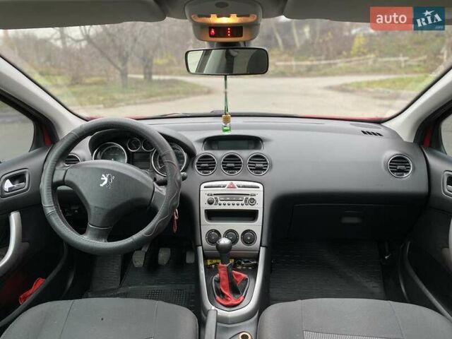 Красный Пежо 308, объемом двигателя 1.6 л и пробегом 170 тыс. км за 4888 $, фото 23 на Automoto.ua