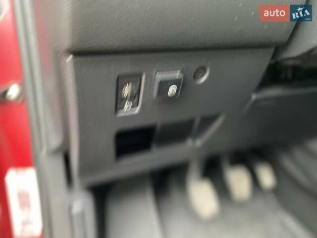 Красный Пежо 308, объемом двигателя 1.6 л и пробегом 170 тыс. км за 4888 $, фото 14 на Automoto.ua