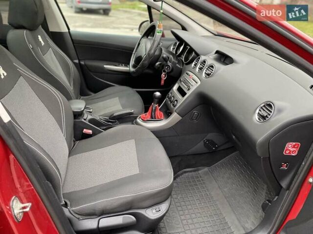 Красный Пежо 308, объемом двигателя 1.6 л и пробегом 170 тыс. км за 4888 $, фото 21 на Automoto.ua