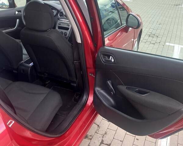 Красный Пежо 308, объемом двигателя 1.4 л и пробегом 279 тыс. км за 3700 $, фото 12 на Automoto.ua