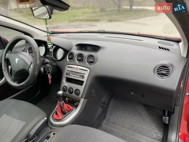 Красный Пежо 308, объемом двигателя 1.6 л и пробегом 170 тыс. км за 4888 $, фото 22 на Automoto.ua