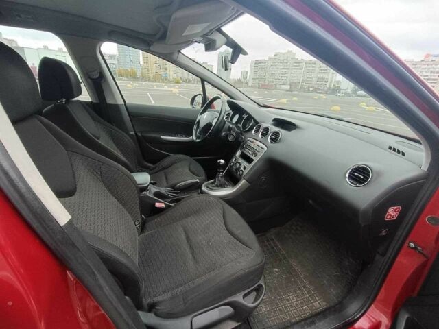 Красный Пежо 308, объемом двигателя 1.6 л и пробегом 380 тыс. км за 4800 $, фото 10 на Automoto.ua