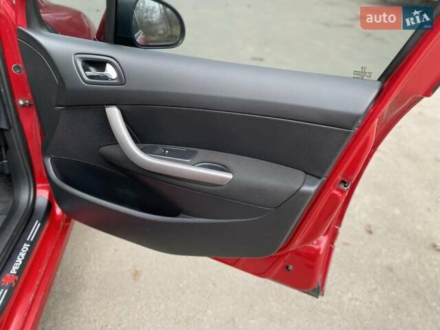 Красный Пежо 308, объемом двигателя 1.6 л и пробегом 170 тыс. км за 4888 $, фото 20 на Automoto.ua