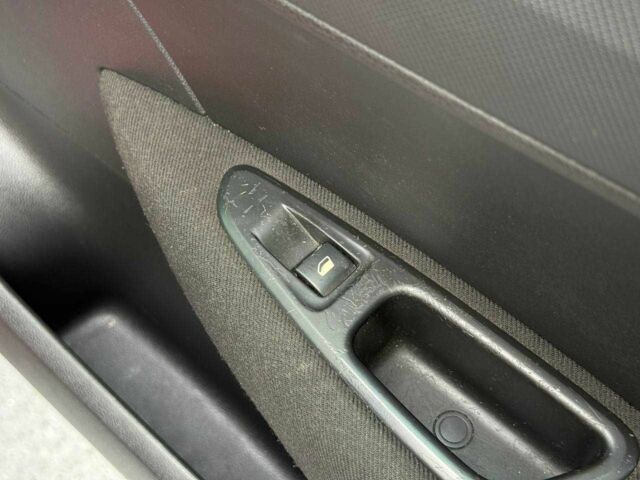 Красный Пежо 308, объемом двигателя 1.6 л и пробегом 224 тыс. км за 4400 $, фото 19 на Automoto.ua