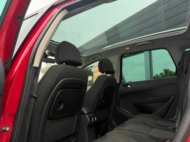 Красный Пежо 308, объемом двигателя 1.6 л и пробегом 224 тыс. км за 4400 $, фото 15 на Automoto.ua