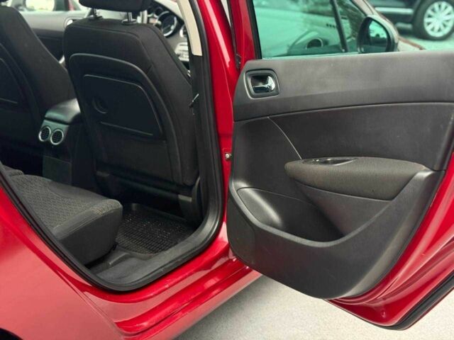 Красный Пежо 308, объемом двигателя 1.6 л и пробегом 224 тыс. км за 4400 $, фото 17 на Automoto.ua