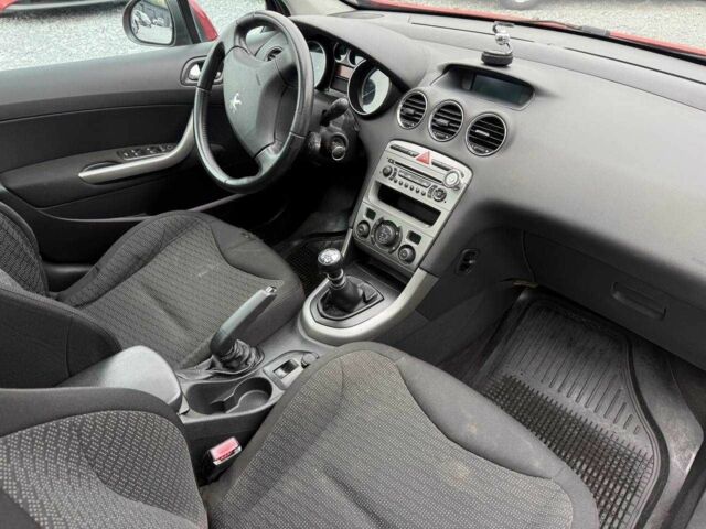 Красный Пежо 308, объемом двигателя 1.6 л и пробегом 224 тыс. км за 4400 $, фото 22 на Automoto.ua