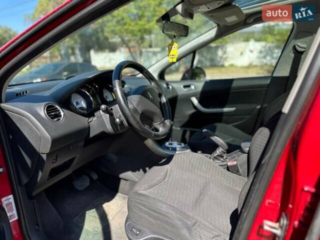 Червоний Пежо 308, об'ємом двигуна 1.6 л та пробігом 174 тис. км за 6600 $, фото 4 на Automoto.ua