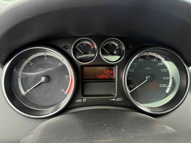 Красный Пежо 308, объемом двигателя 1.6 л и пробегом 224 тыс. км за 4400 $, фото 9 на Automoto.ua