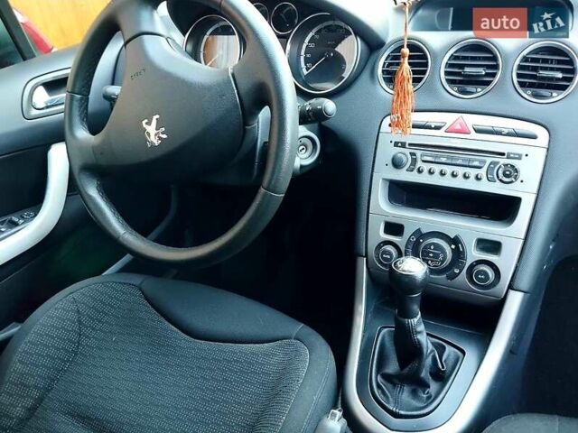 Красный Пежо 308, объемом двигателя 1.6 л и пробегом 198 тыс. км за 6200 $, фото 8 на Automoto.ua