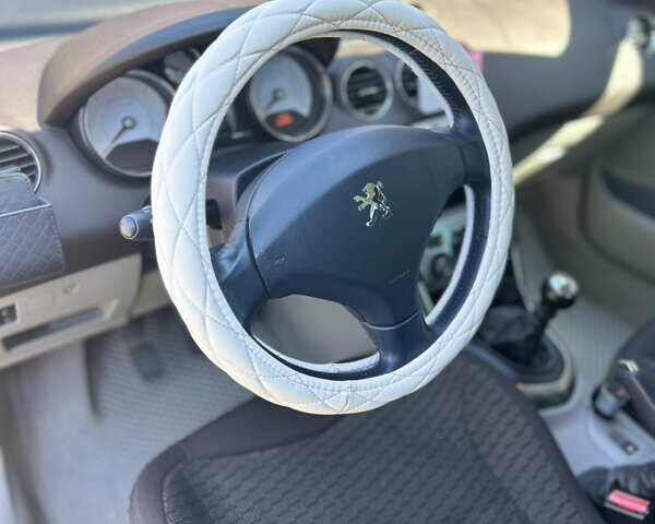 Червоний Пежо 308, об'ємом двигуна 1.56 л та пробігом 153 тис. км за 7000 $, фото 10 на Automoto.ua