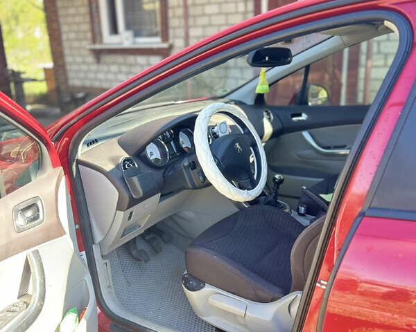 Червоний Пежо 308, об'ємом двигуна 1.56 л та пробігом 153 тис. км за 7000 $, фото 9 на Automoto.ua