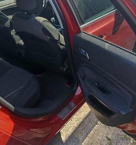 Красный Пежо 308, объемом двигателя 1.56 л и пробегом 245 тыс. км за 8400 $, фото 3 на Automoto.ua