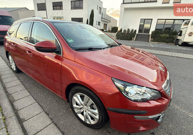 Червоний Пежо 308, об'ємом двигуна 1.56 л та пробігом 205 тис. км за 10000 $, фото 4 на Automoto.ua