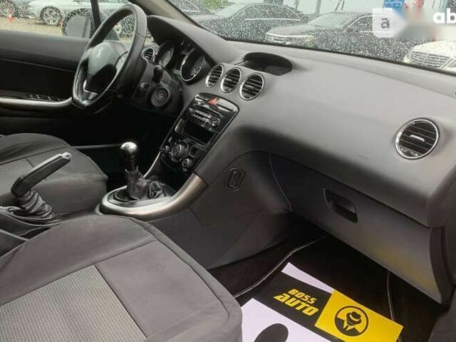 Пежо 308, объемом двигателя 1.6 л и пробегом 200 тыс. км за 7000 $, фото 12 на Automoto.ua