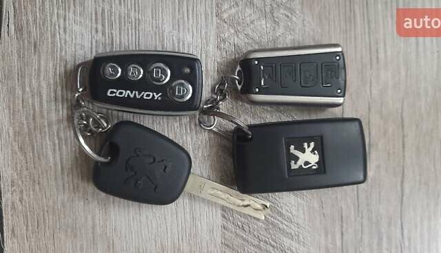 Пежо 308, объемом двигателя 1.6 л и пробегом 172 тыс. км за 5800 $, фото 9 на Automoto.ua