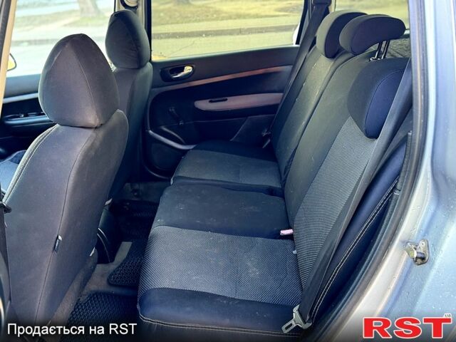 Пежо 308, объемом двигателя 1.4 л и пробегом 295 тыс. км за 3300 $, фото 4 на Automoto.ua