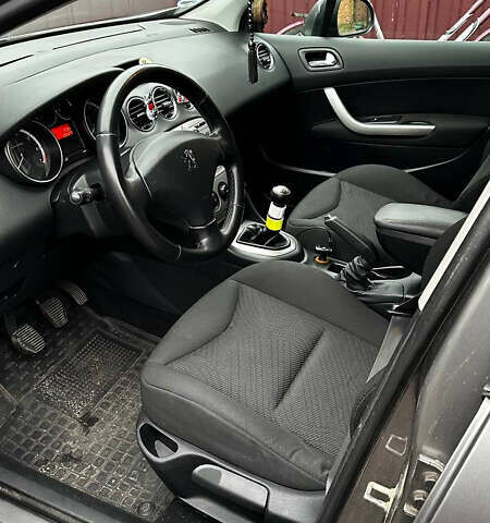 Пежо 308, объемом двигателя 1.6 л и пробегом 205 тыс. км за 5000 $, фото 6 на Automoto.ua