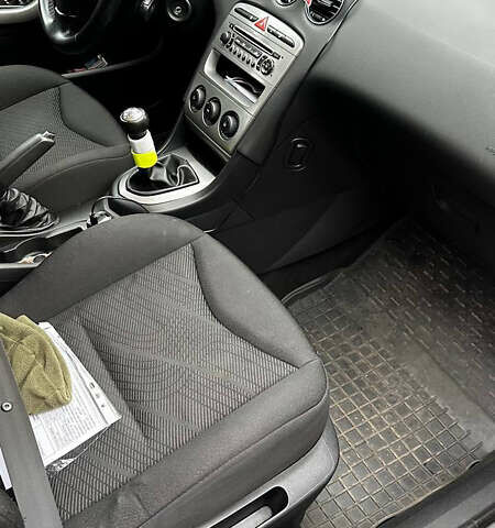 Пежо 308, объемом двигателя 1.6 л и пробегом 205 тыс. км за 5000 $, фото 13 на Automoto.ua
