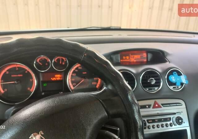 Пежо 308, объемом двигателя 1.6 л и пробегом 240 тыс. км за 5000 $, фото 3 на Automoto.ua