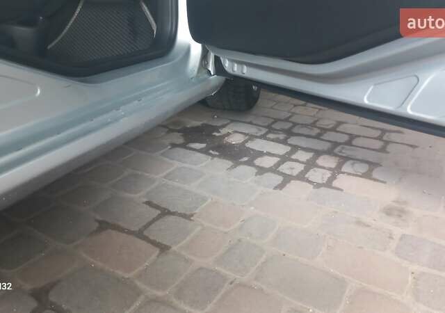 Пежо 308, объемом двигателя 1.6 л и пробегом 240 тыс. км за 5000 $, фото 4 на Automoto.ua