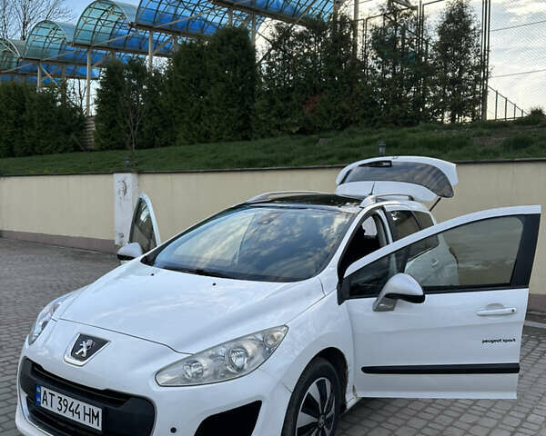 Пежо 308, объемом двигателя 1.6 л и пробегом 271 тыс. км за 4799 $, фото 4 на Automoto.ua