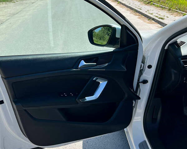 Пежо 308, объемом двигателя 1.6 л и пробегом 198 тыс. км за 8999 $, фото 11 на Automoto.ua