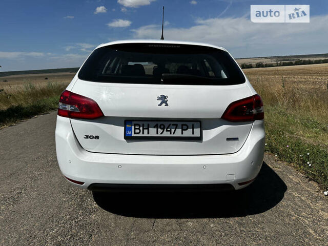 Пежо 308, объемом двигателя 1.6 л и пробегом 209 тыс. км за 9500 $, фото 12 на Automoto.ua